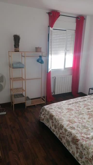 Views, Family & Private Parking In Alto Albayzin Apartamento